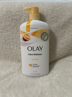 OLAY Ultra Moisture Shea Butter Body Wash - White & Yellow
